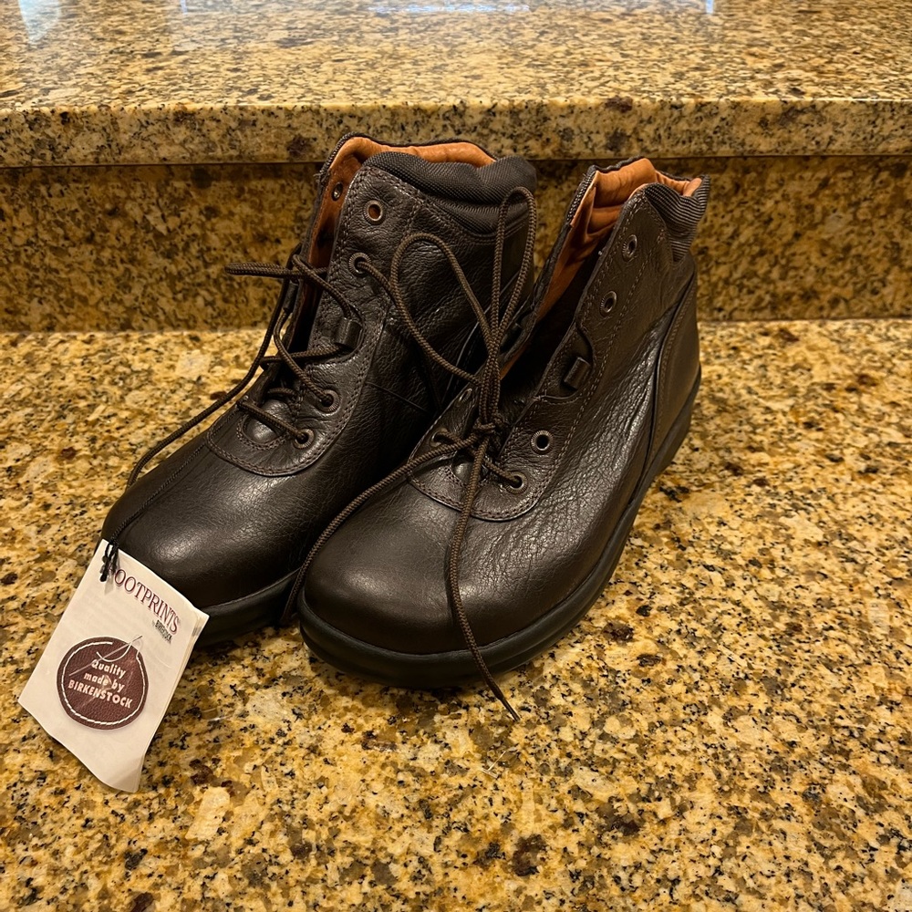 New w/rags no box. Birkenstock. Marked 41 (10) but fits like a 9.5.